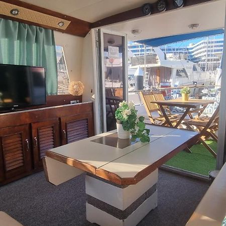 Beautiful And Comfy Boat In Barcelona With Boat Tour Option Hotel ภายนอก รูปภาพ