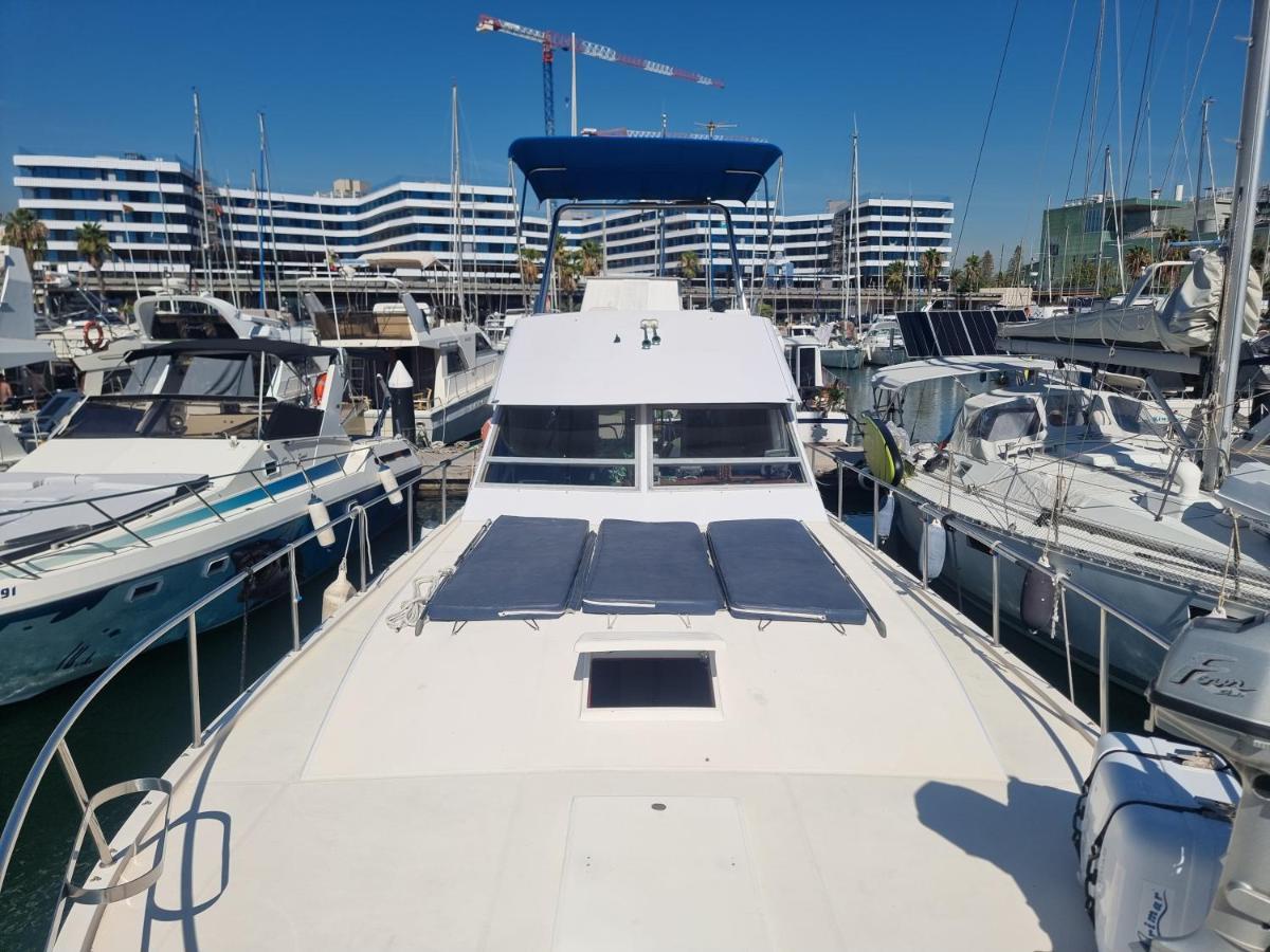 Beautiful And Comfy Boat In Barcelona With Boat Tour Option Hotel ภายนอก รูปภาพ