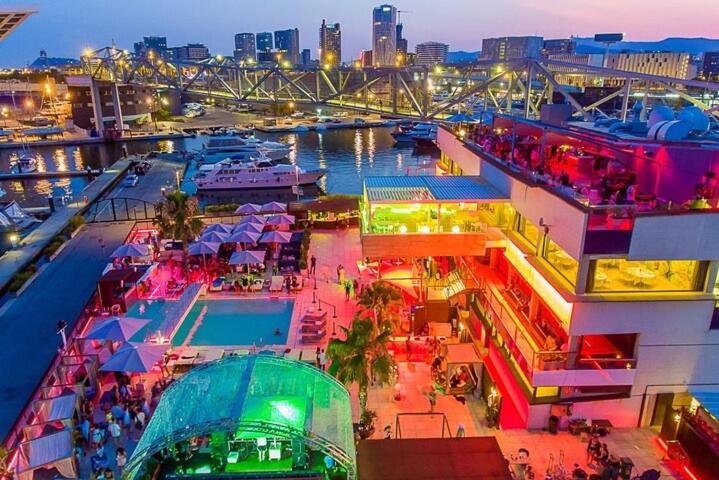 Beautiful And Comfy Boat In Barcelona With Boat Tour Option Hotel ภายนอก รูปภาพ