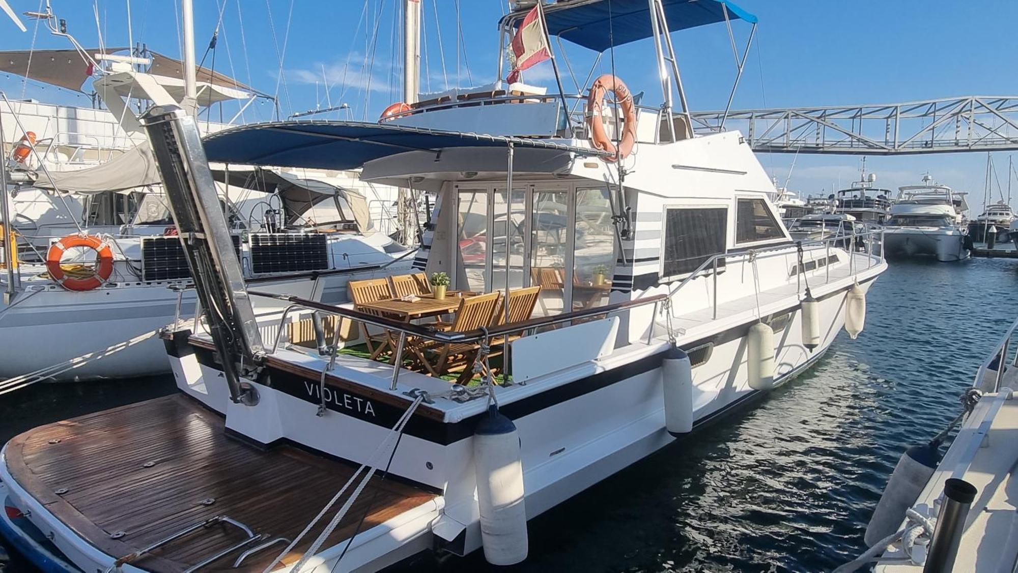 Beautiful And Comfy Boat In Barcelona With Boat Tour Option Hotel ภายนอก รูปภาพ
