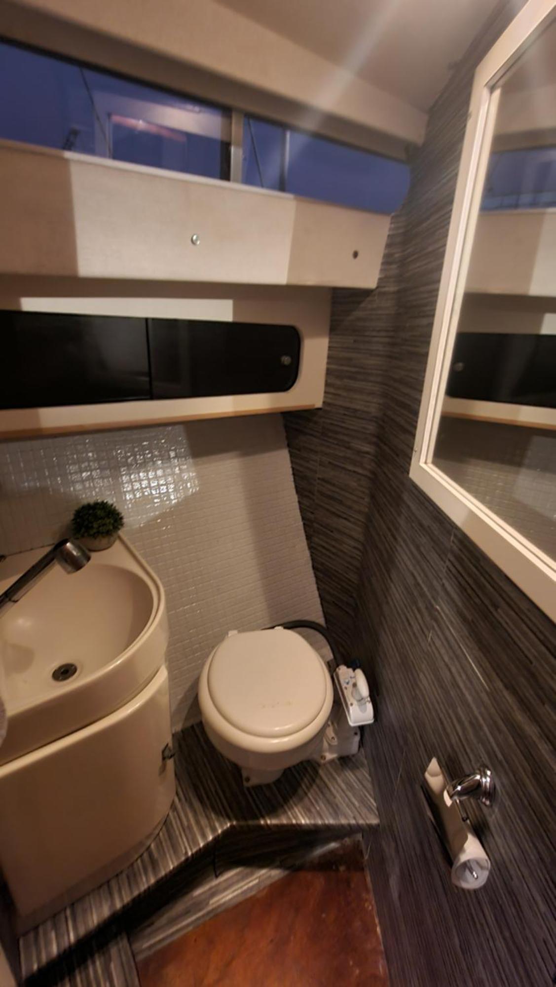 Beautiful And Comfy Boat In Barcelona With Boat Tour Option Hotel ภายนอก รูปภาพ