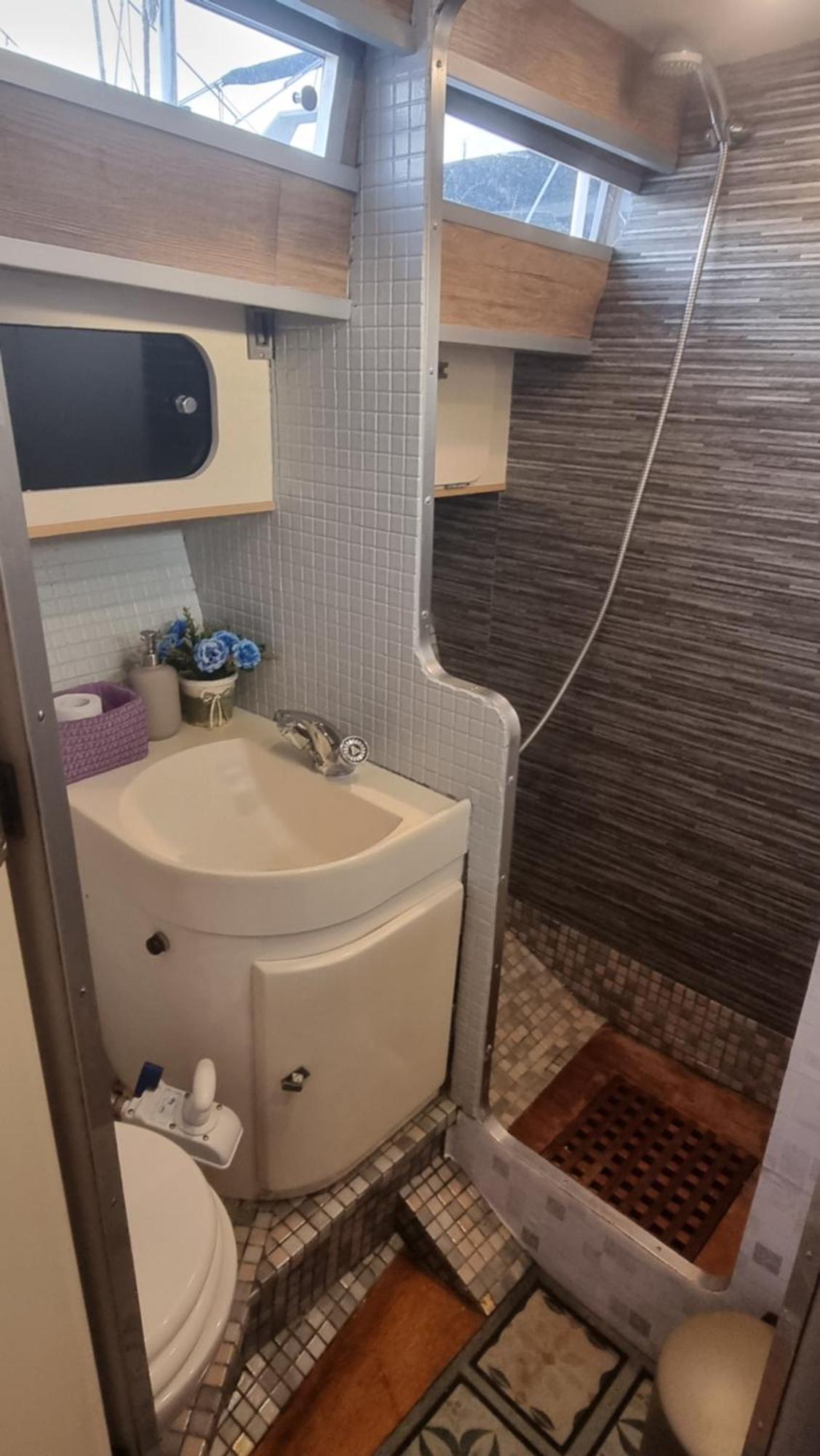 Beautiful And Comfy Boat In Barcelona With Boat Tour Option Hotel ภายนอก รูปภาพ