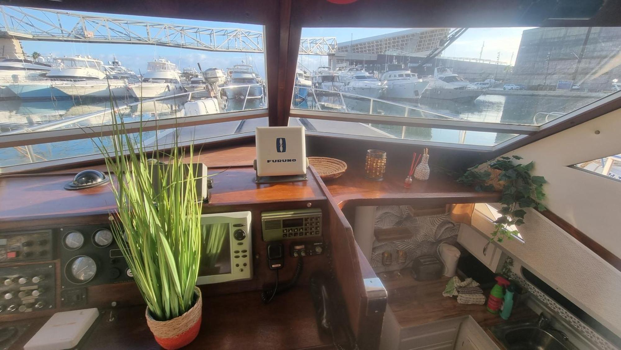 Beautiful And Comfy Boat In Barcelona With Boat Tour Option Hotel ภายนอก รูปภาพ