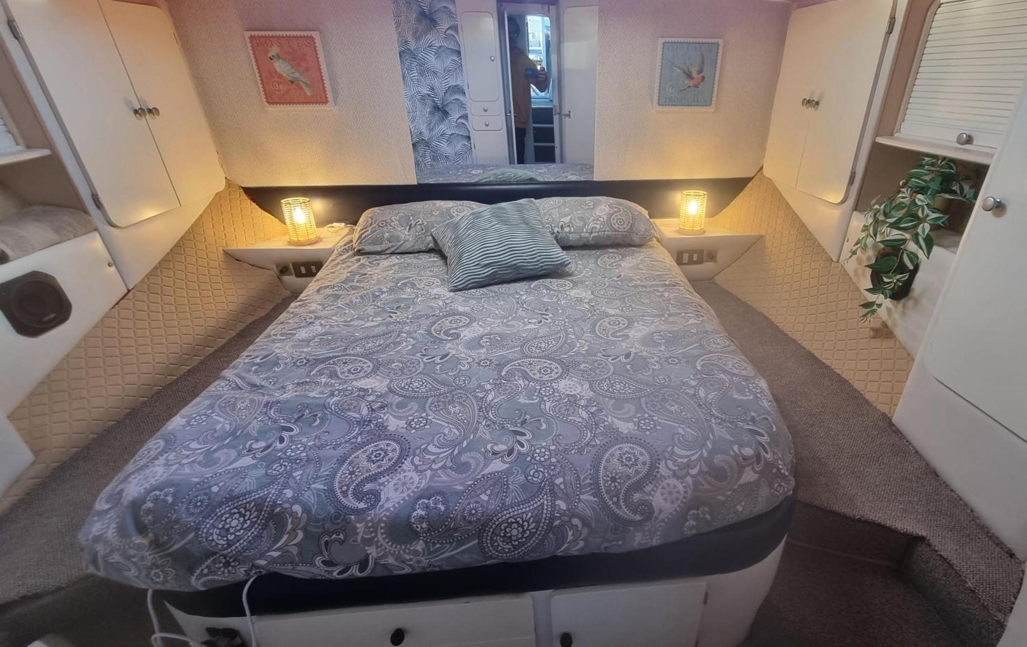 Beautiful And Comfy Boat In Barcelona With Boat Tour Option Hotel ภายนอก รูปภาพ